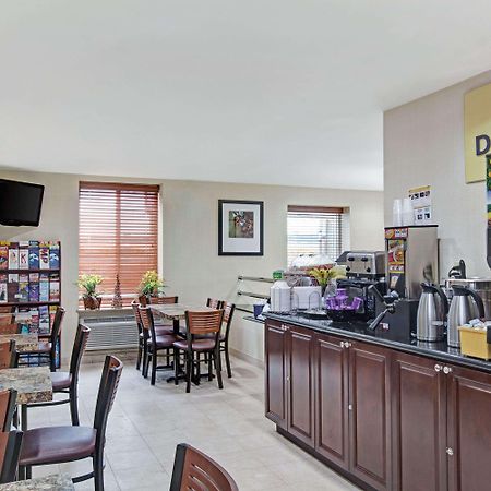 Days Inn by Wyndham Jamaica / JFK Airport New York Bagian luar foto