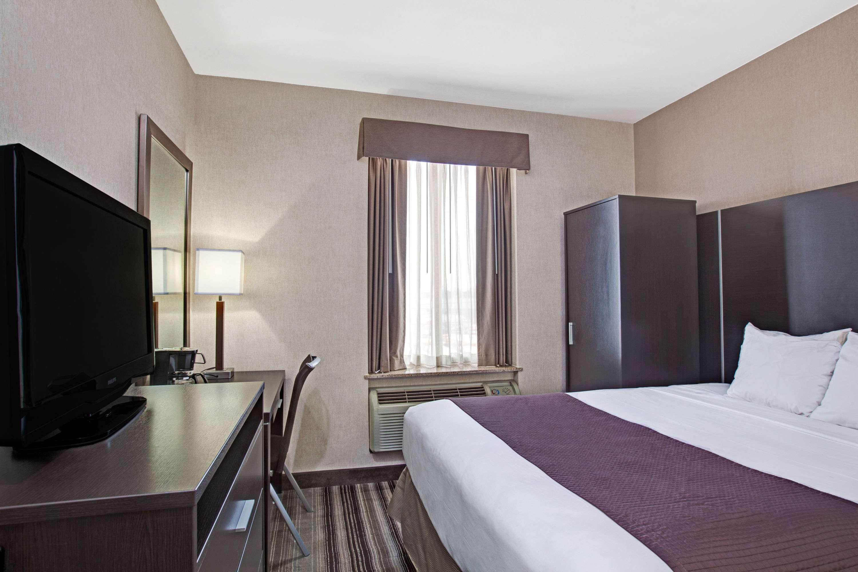 Days Inn by Wyndham Jamaica / JFK Airport New York Bagian luar foto